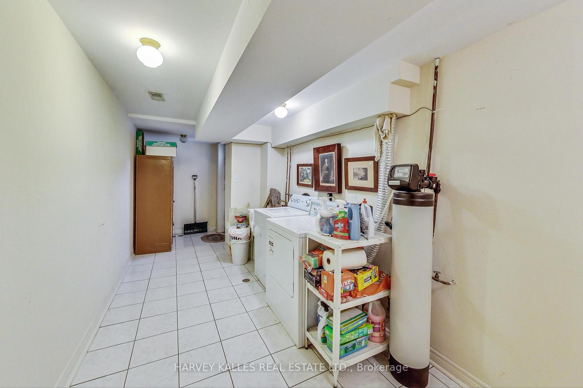 Photo 24 of 8 Fairholme Avenue, Toronto, Englemount-Lawrence — HOMEH