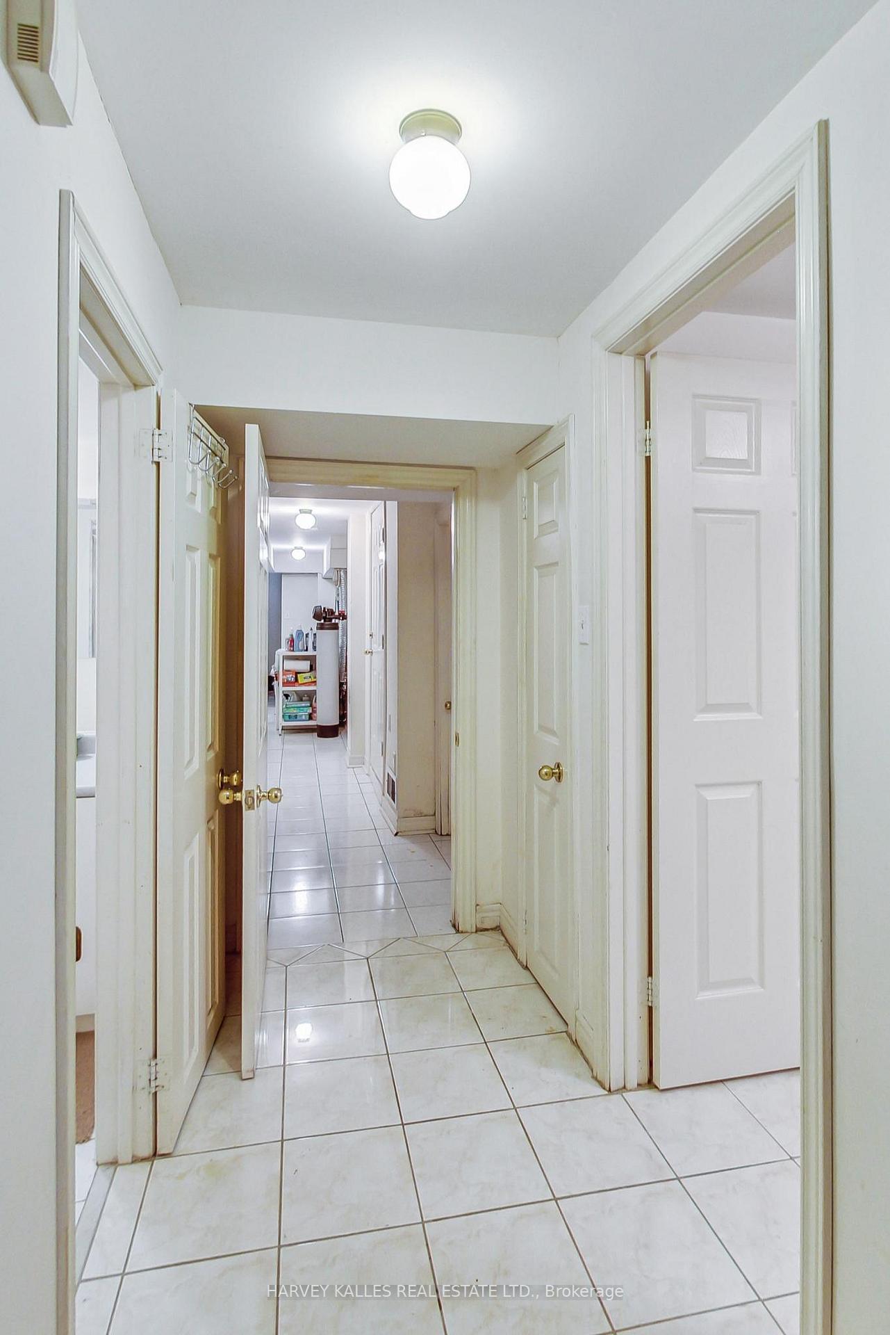 Photo 25 of 8 Fairholme Avenue, Toronto, Englemount-Lawrence — HOMEH