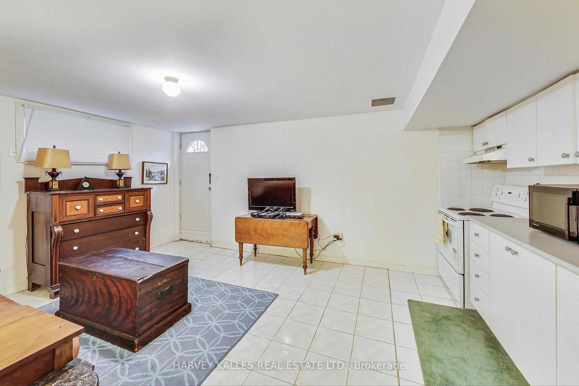 Photo 28 of 8 Fairholme Avenue, Toronto, Englemount-Lawrence — HOMEH
