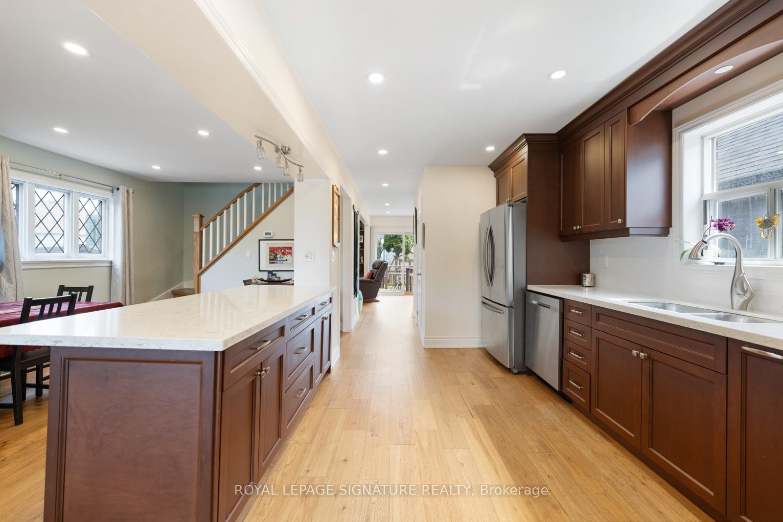 Photo 2 of 27 Norlong Boulevard, Toronto, East York — HOMEH