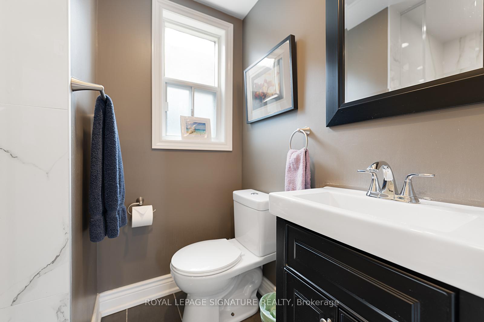 Photo 17 of 27 Norlong Boulevard, Toronto, East York — HOMEH