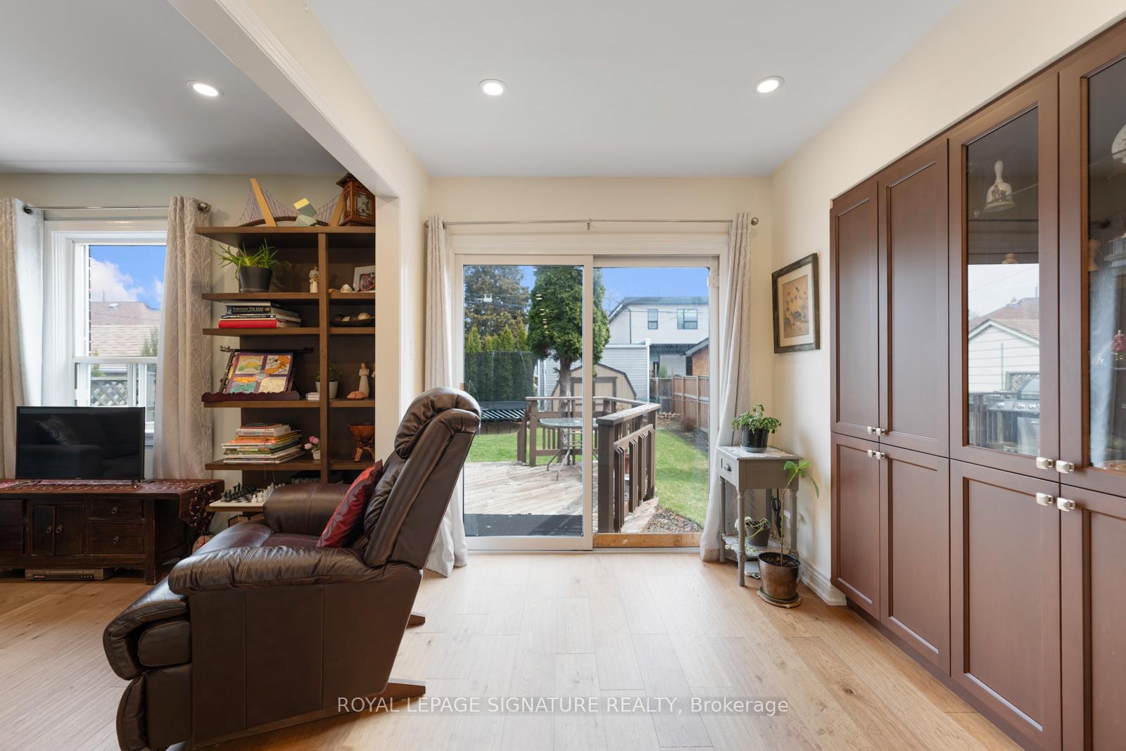 Photo 23 of 27 Norlong Boulevard, Toronto, East York — HOMEH