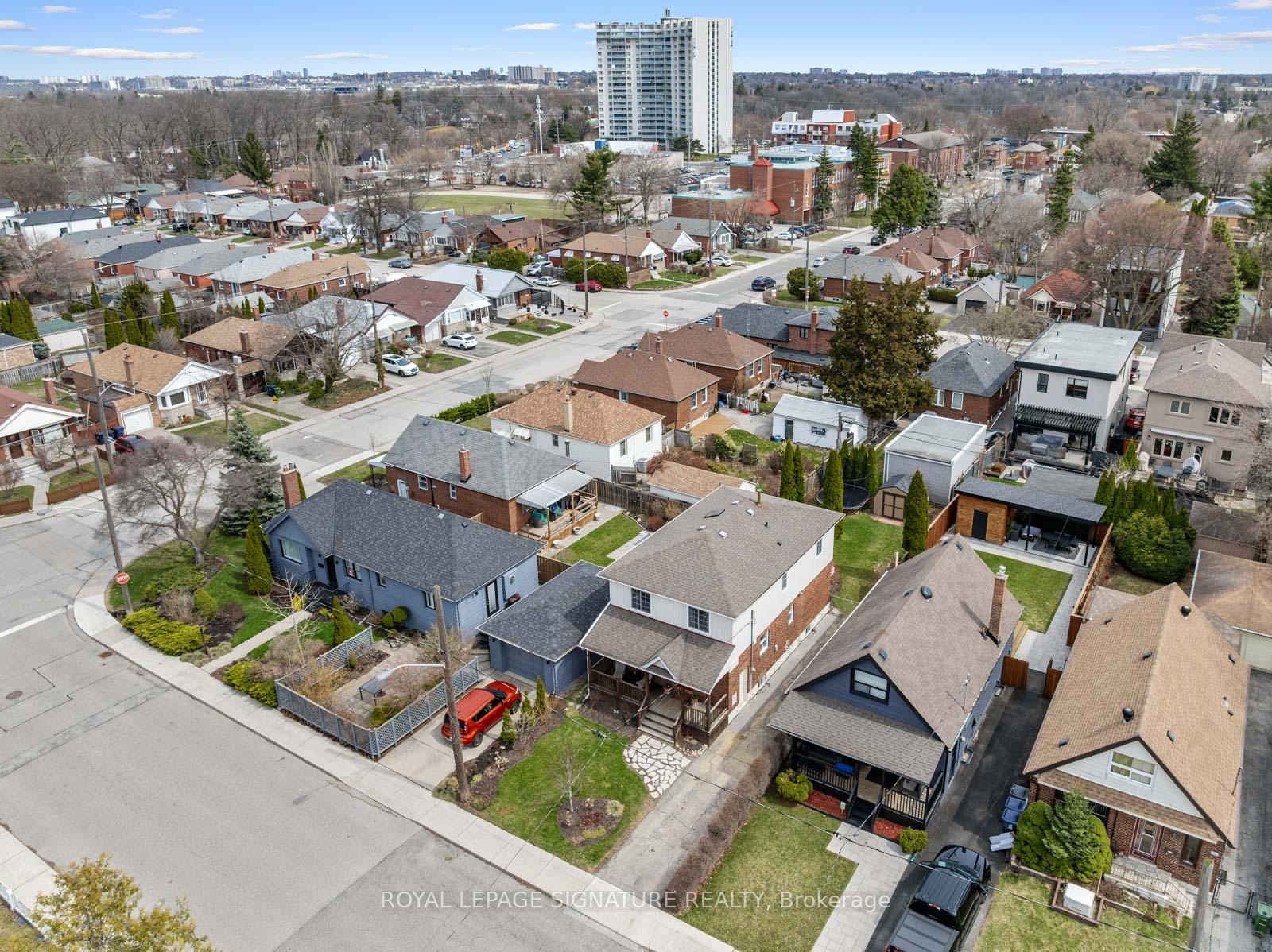 Photo 41 of 27 Norlong Boulevard, Toronto, East York — HOMEH