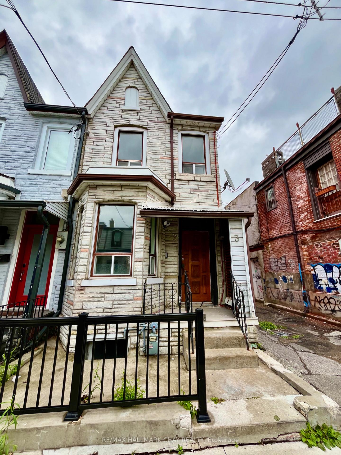 Photo 2 of 3 Manning Avenue, Toronto, Trinity-Bellwoods — HOMEH
