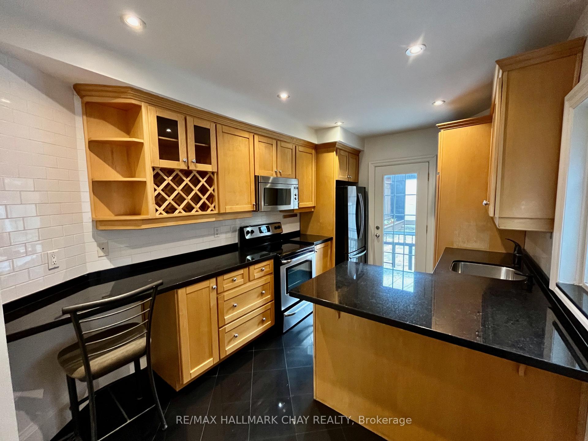 Photo 8 of 3 Manning Avenue, Toronto, Trinity-Bellwoods — HOMEH