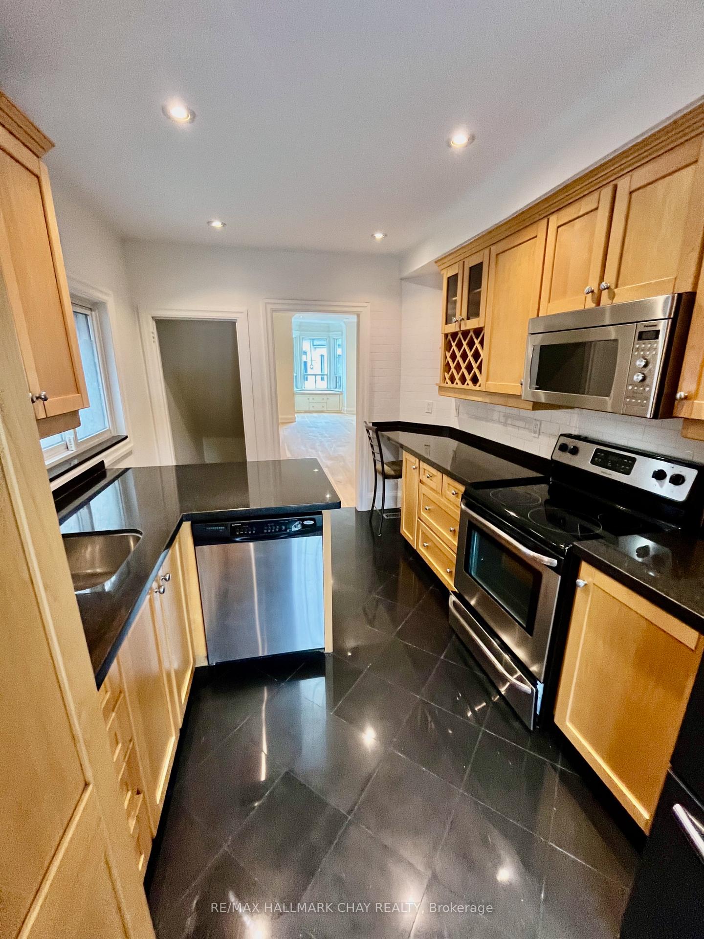 Photo 10 of 3 Manning Avenue, Toronto, Trinity-Bellwoods — HOMEH