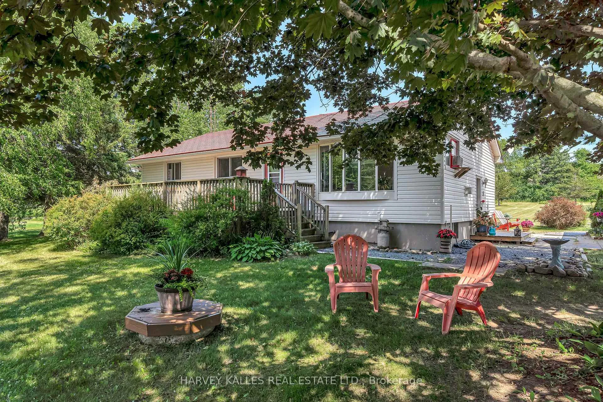 Photo 1 of 17 Kleinsteuber Park Road, Prince Edward County, Hallowell Ward — HOMEH