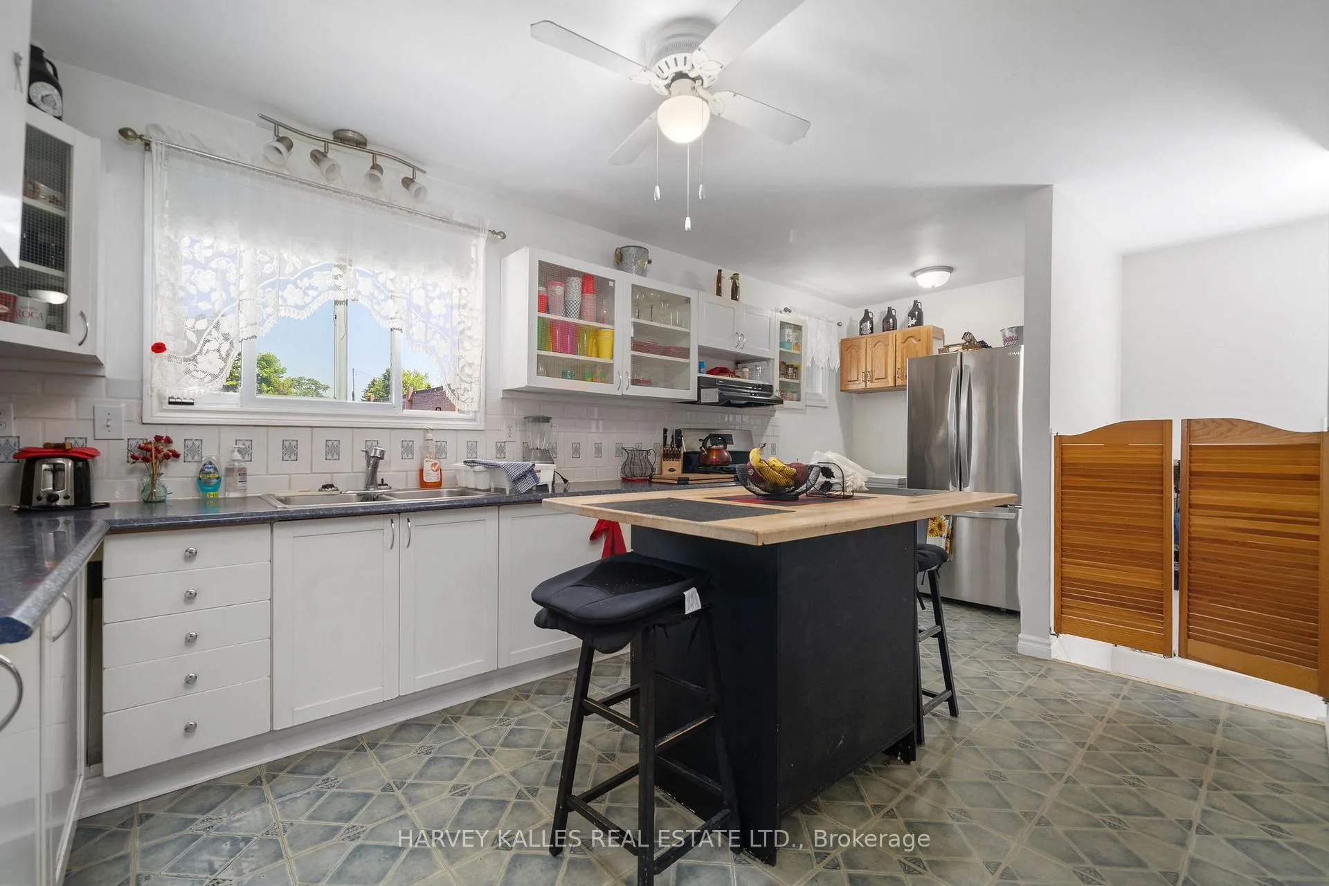 Photo 10 of 17 Kleinsteuber Park Road, Prince Edward County, Hallowell Ward — HOMEH