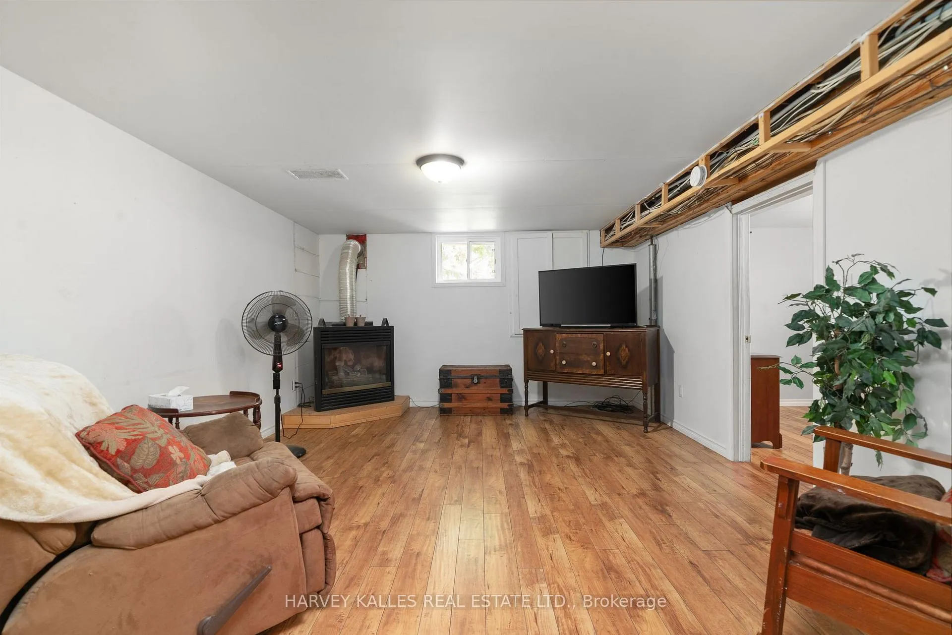Photo 21 of 17 Kleinsteuber Park Road, Prince Edward County, Hallowell Ward — HOMEH