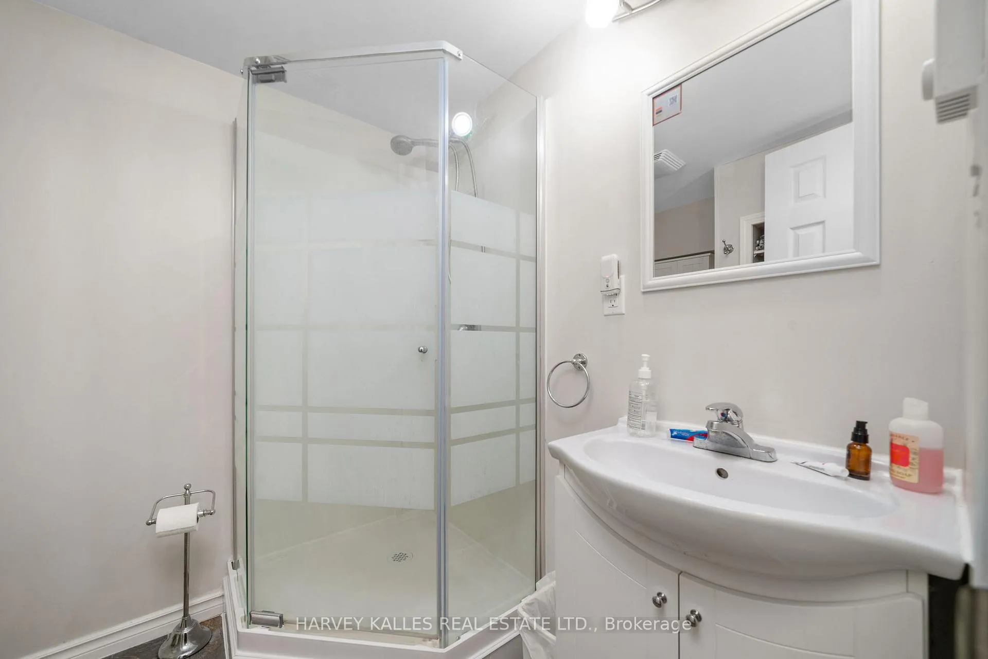 Photo 22 of 17 Kleinsteuber Park Road, Prince Edward County, Hallowell Ward — HOMEH
