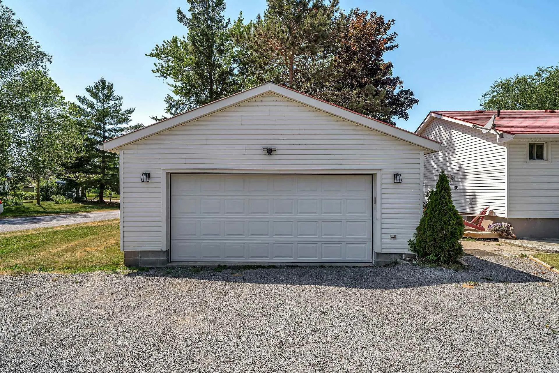 Photo 26 of 17 Kleinsteuber Park Road, Prince Edward County, Hallowell Ward — HOMEH