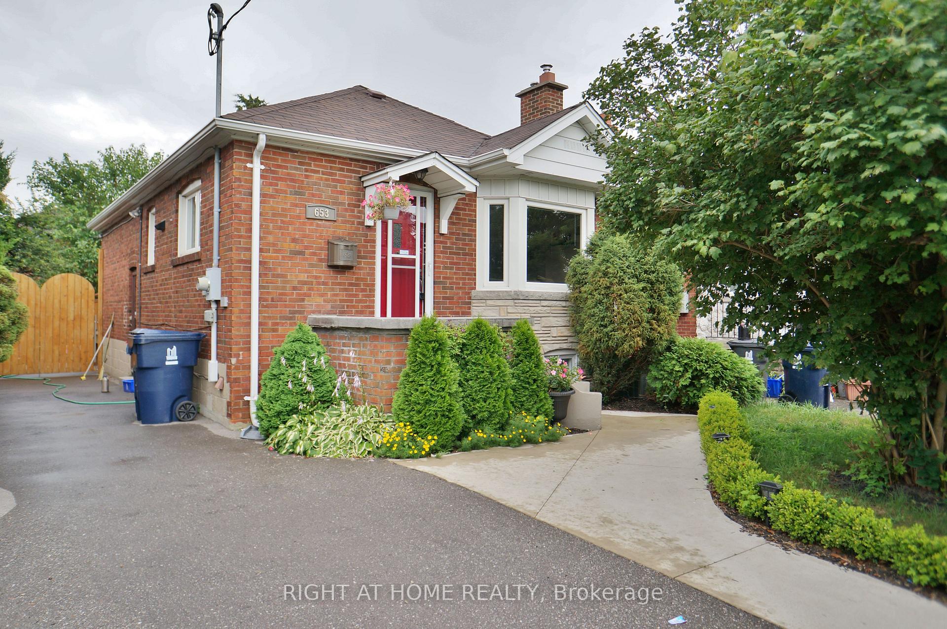 Photo 1 of 653 Cosburn Avenue, Toronto, East York — HOMEH