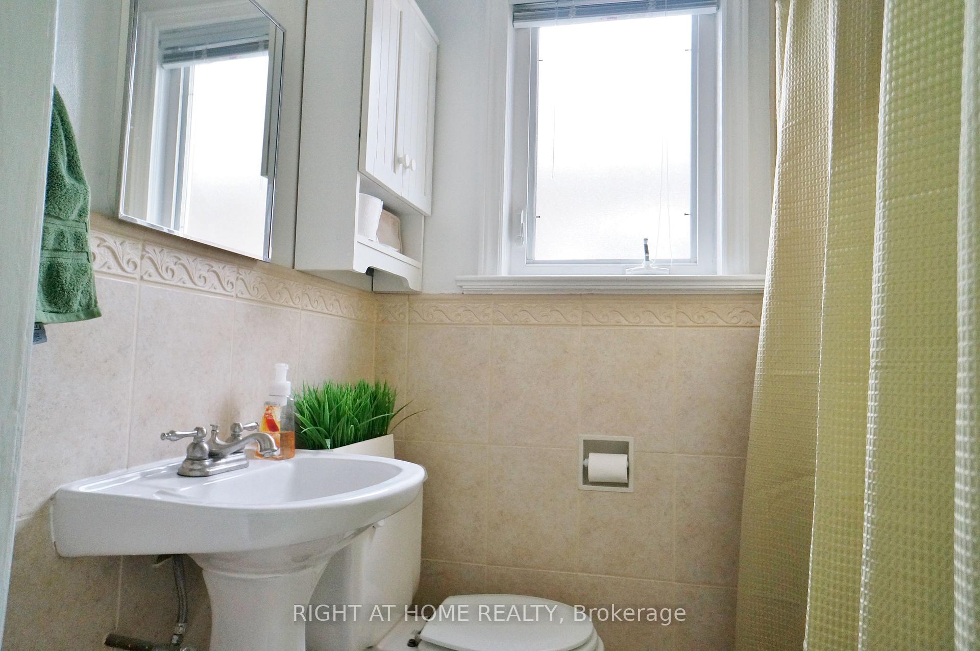 Photo 8 of 653 Cosburn Avenue, Toronto, East York — HOMEH