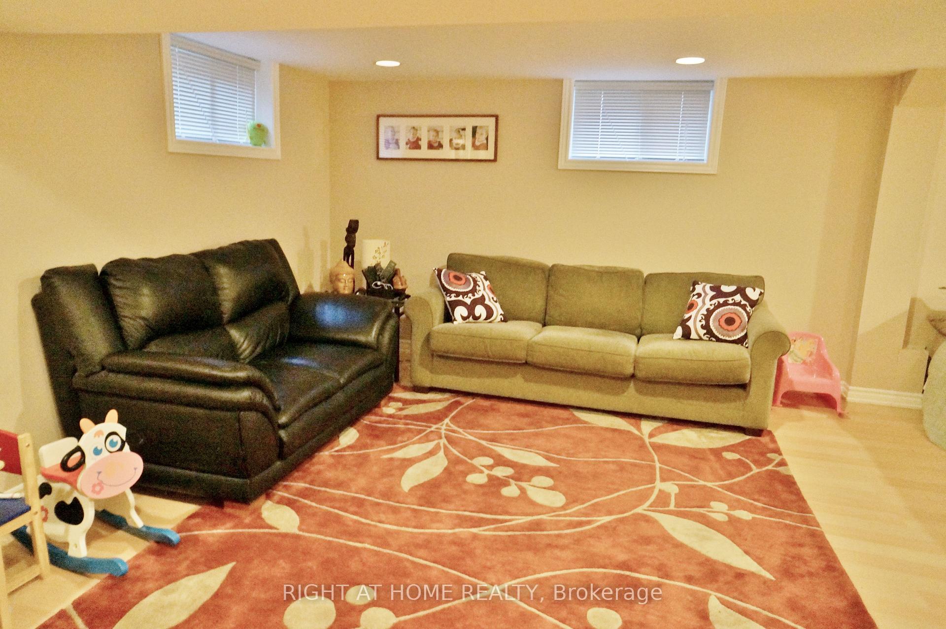 Photo 10 of 653 Cosburn Avenue, Toronto, East York — HOMEH