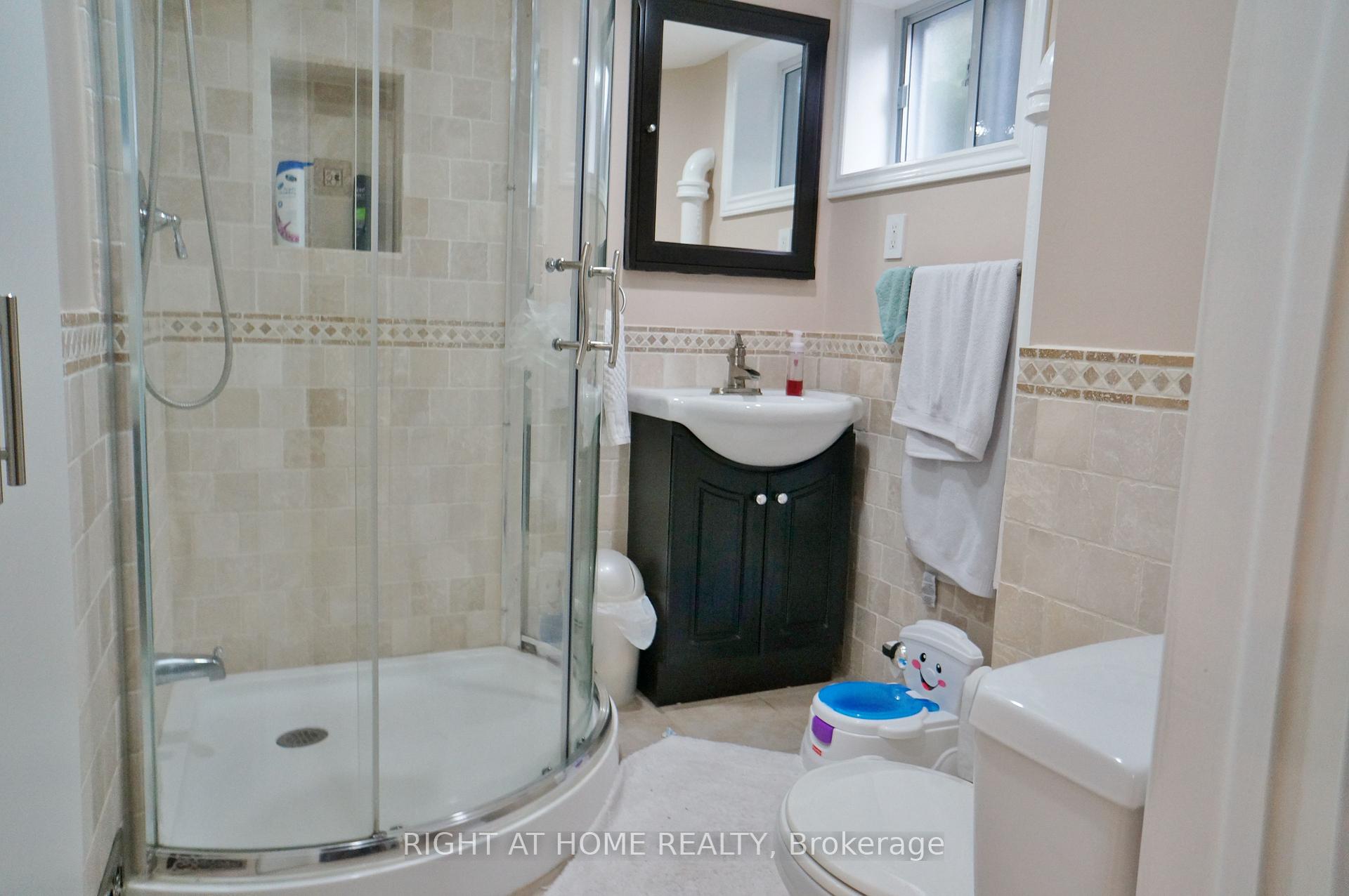 Photo 12 of 653 Cosburn Avenue, Toronto, East York — HOMEH
