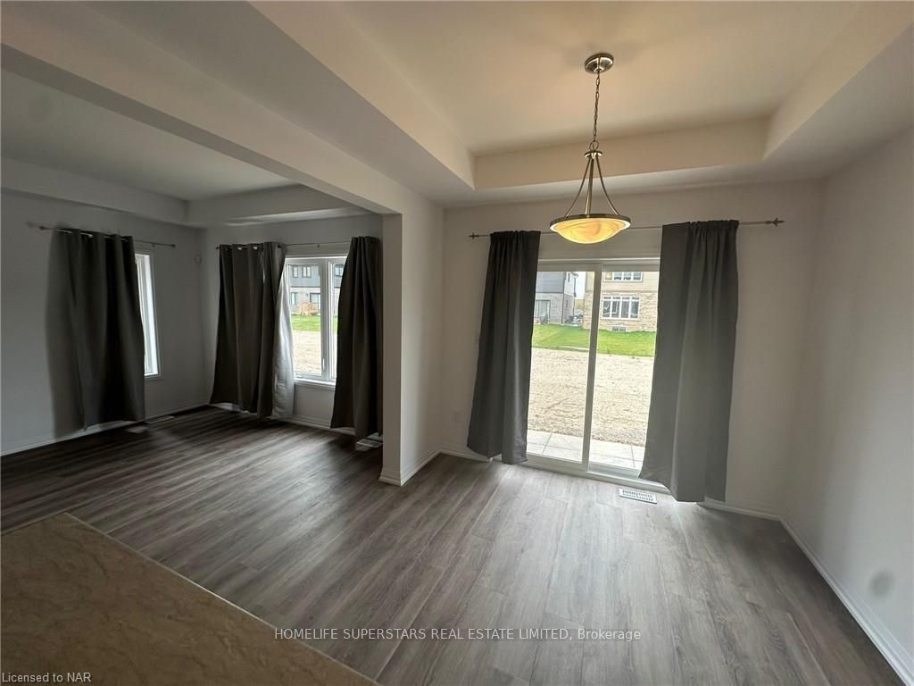 Photo 5 of 110 Alicia Crescent, Thorold, Hurricane/Merrittville — HOMEH