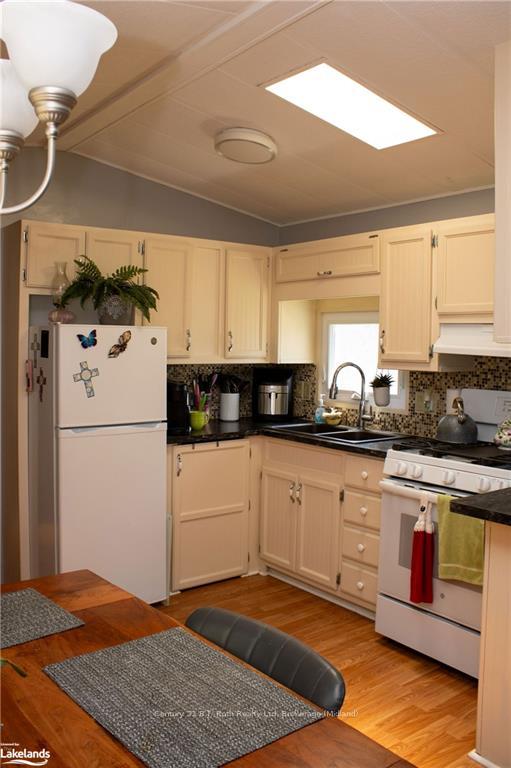 Photo 10 of Unit 104, 10 Winfield Drive, Tay, Victoria Harbour — HOMEH