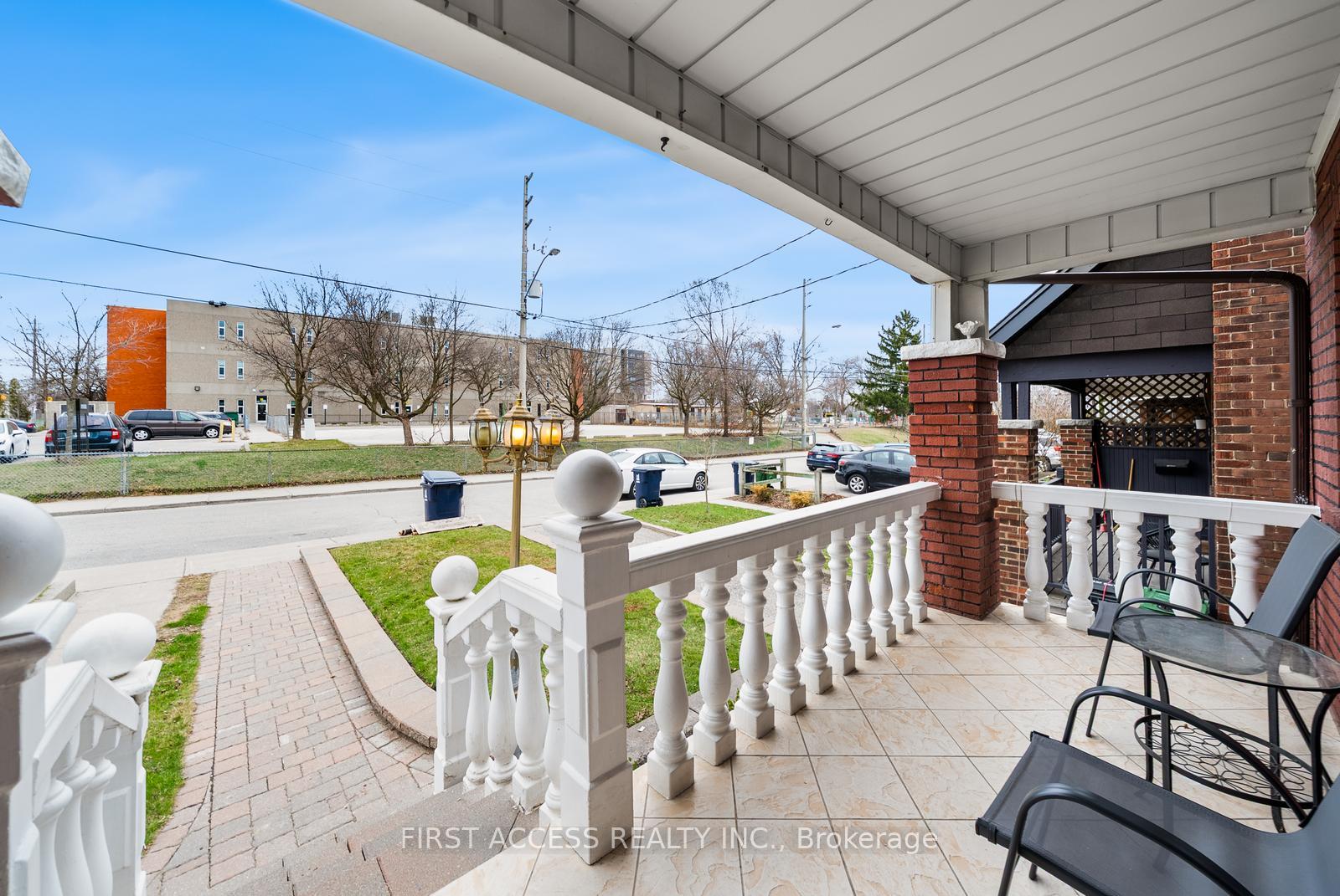 Photo 5 of 50 Durant Avenue, Toronto, Danforth Village-East York — HOMEH