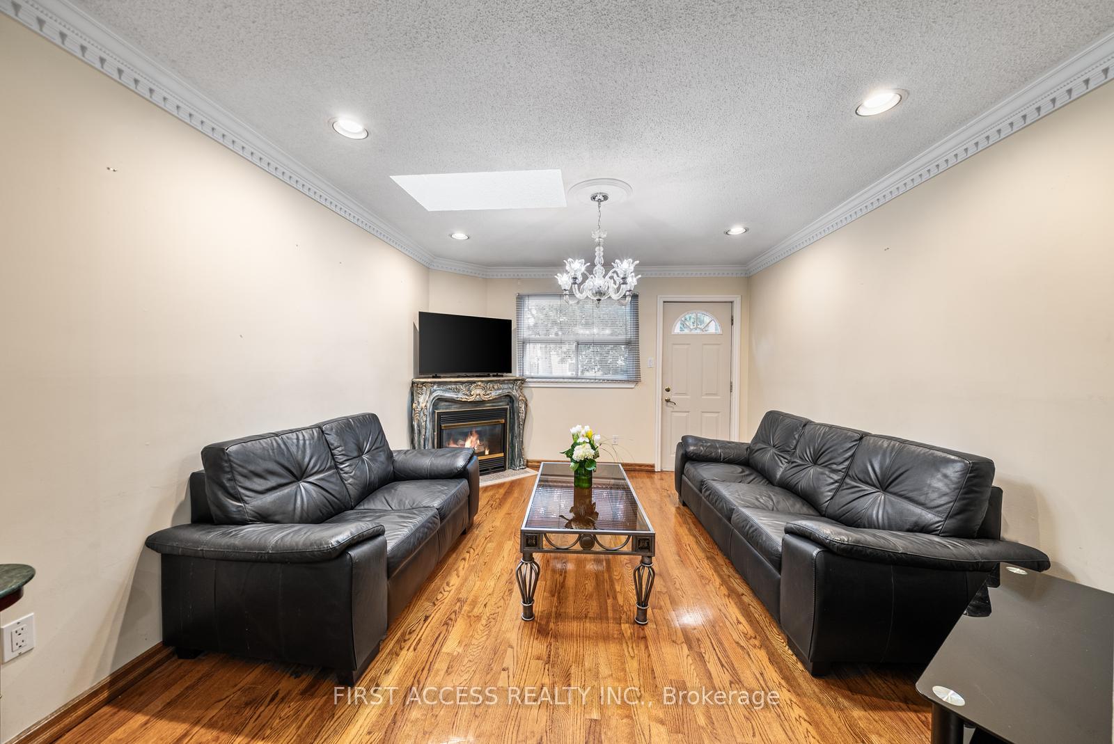 Photo 17 of 50 Durant Avenue, Toronto, Danforth Village-East York — HOMEH
