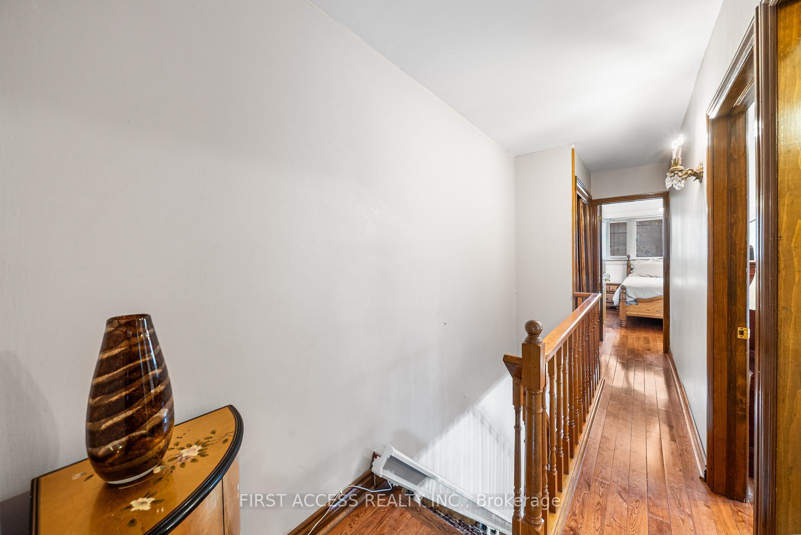 Photo 23 of 50 Durant Avenue, Toronto, Danforth Village-East York — HOMEH