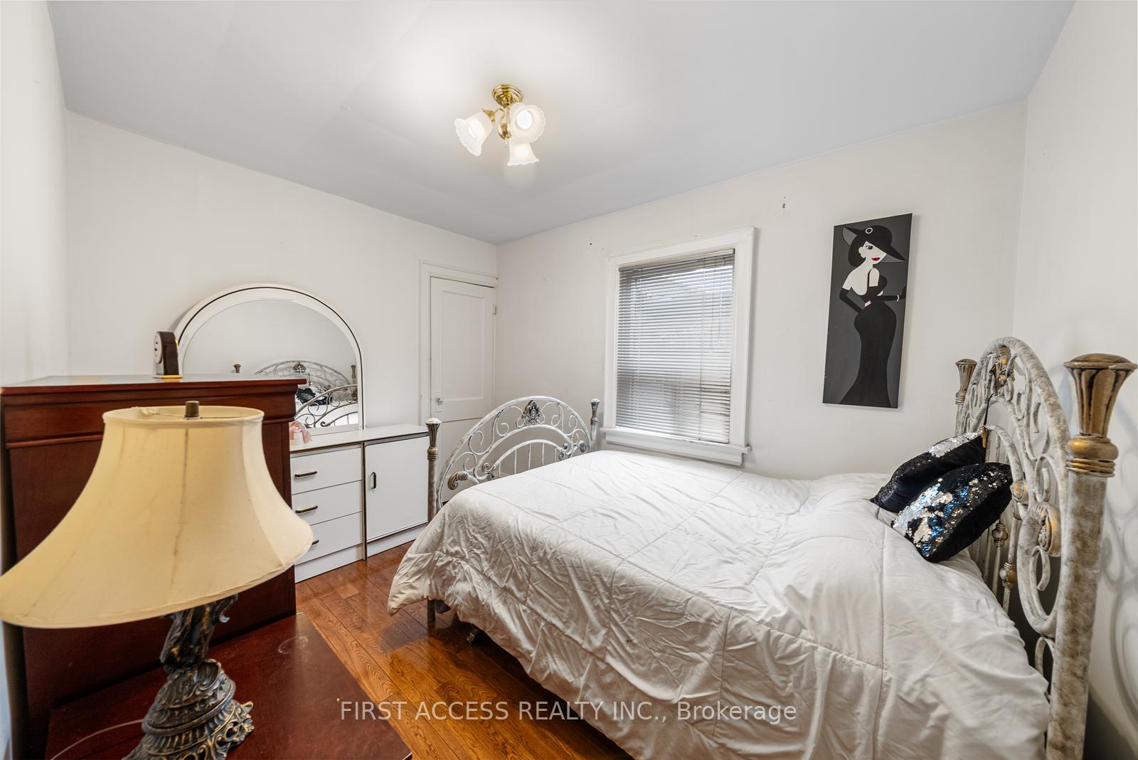 Photo 26 of 50 Durant Avenue, Toronto, Danforth Village-East York — HOMEH