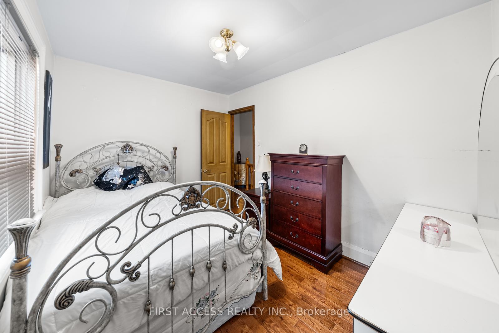 Photo 27 of 50 Durant Avenue, Toronto, Danforth Village-East York — HOMEH