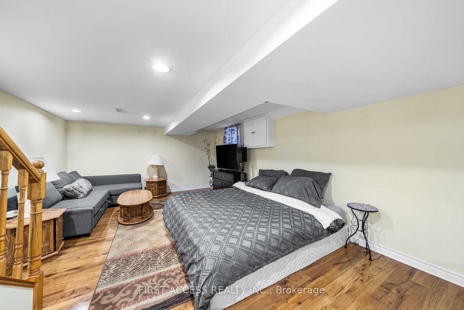 Photo 32 of 50 Durant Avenue, Toronto, Danforth Village-East York — HOMEH