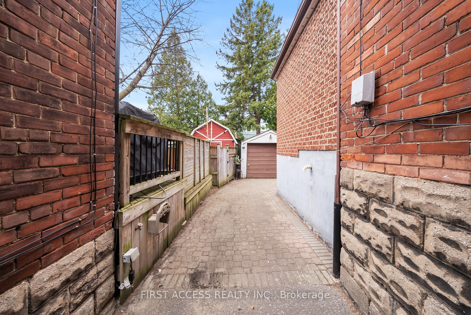 Photo 37 of 50 Durant Avenue, Toronto, Danforth Village-East York — HOMEH