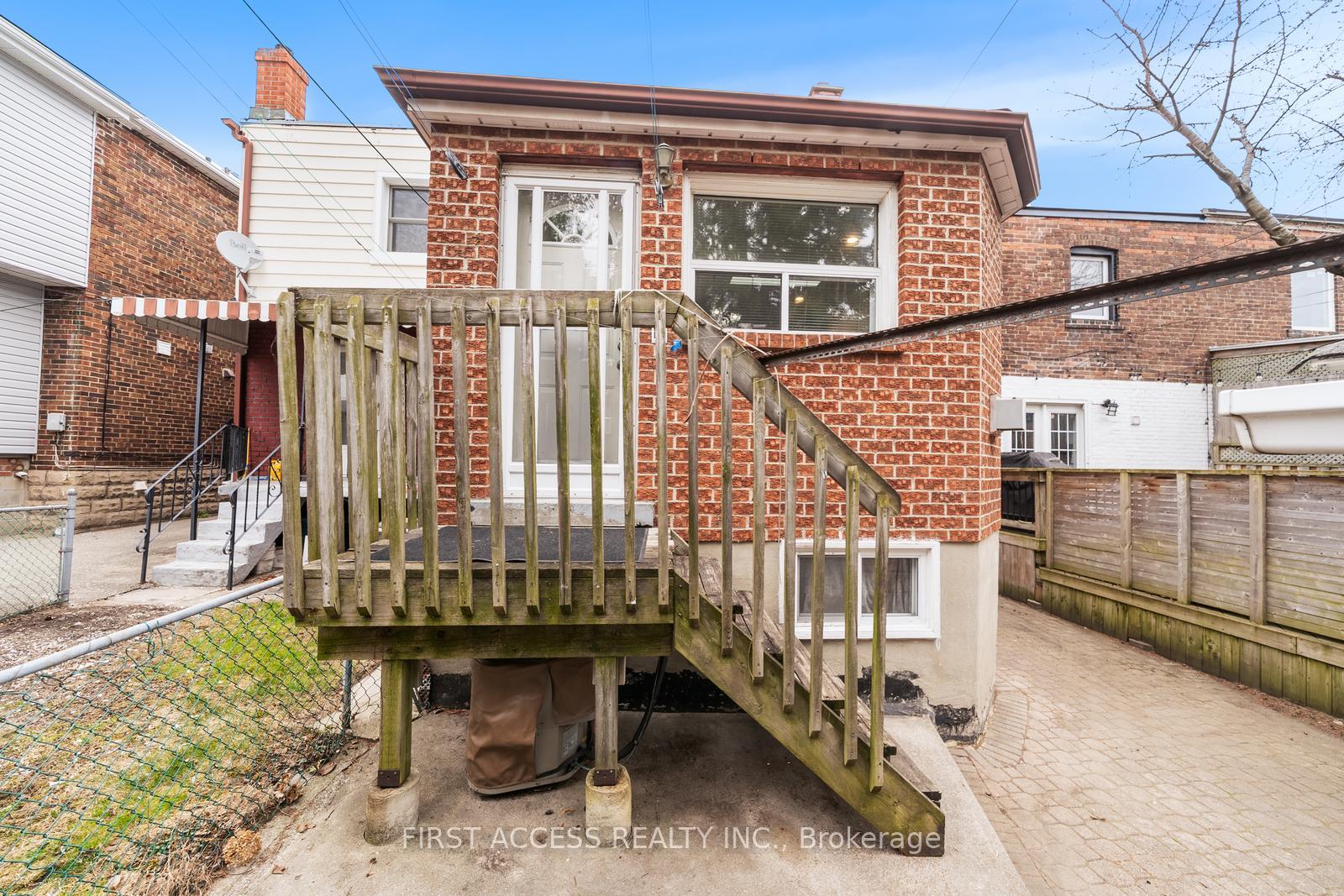 Photo 40 of 50 Durant Avenue, Toronto, Danforth Village-East York — HOMEH