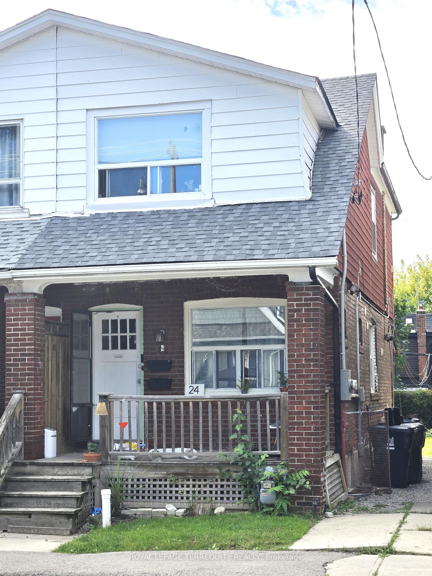 Front of Unit 1, 24 Greenwood Avenue