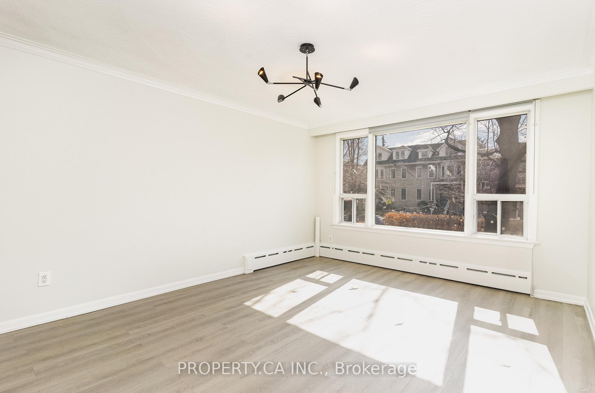 Photo 2 of Unit Unit 2, 48A Dewson Street, Toronto, Palmerston-Little Italy — HOMEH
