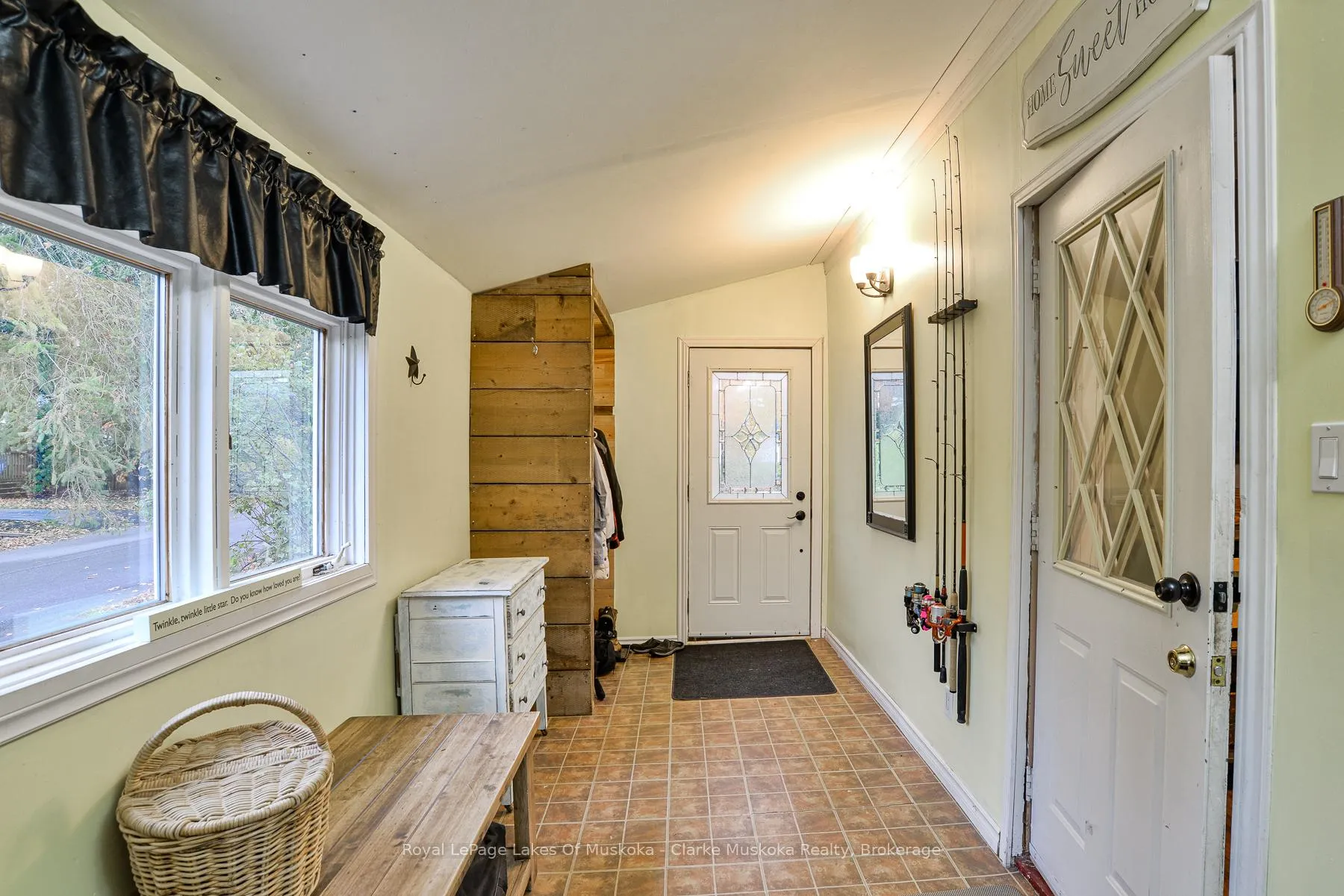 Photo 3 of 313 Ouida Street, Tay, Waubaushene — HOMEH