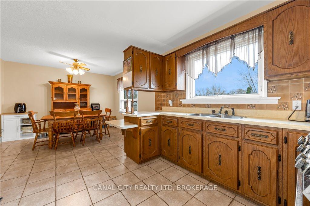 Photo 10 of 61 Rose Avenue, Thorold, Thorold Downtown — HOMEH
