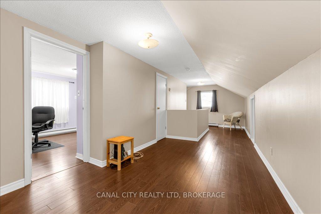 Photo 18 of 61 Rose Avenue, Thorold, Thorold Downtown — HOMEH