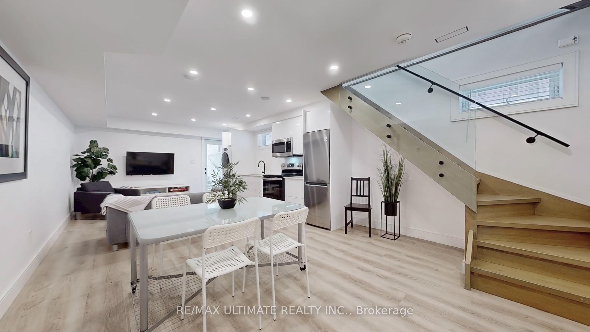 Photo 41 of 55 King Edward Avenue, Toronto, Woodbine-Lumsden — HOMEH
