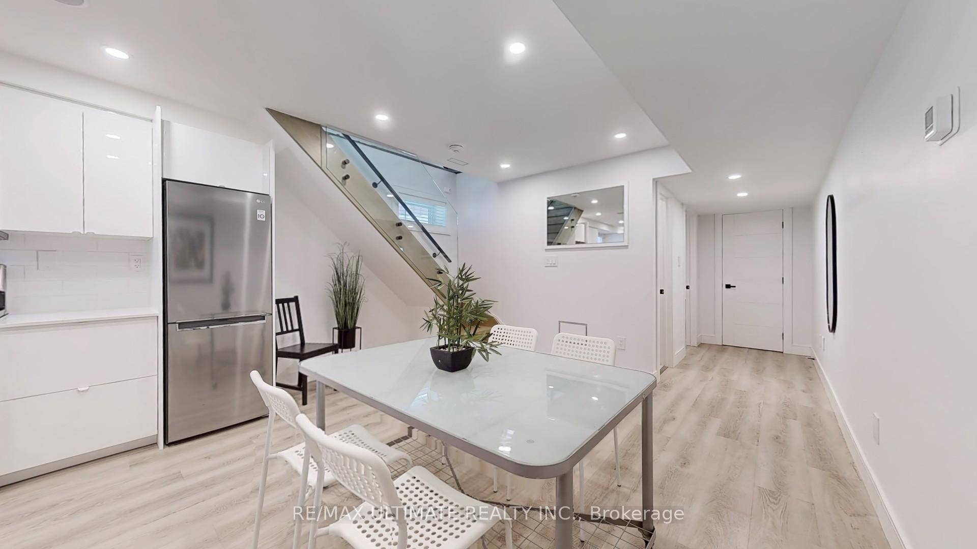 Photo 42 of 55 King Edward Avenue, Toronto, Woodbine-Lumsden — HOMEH