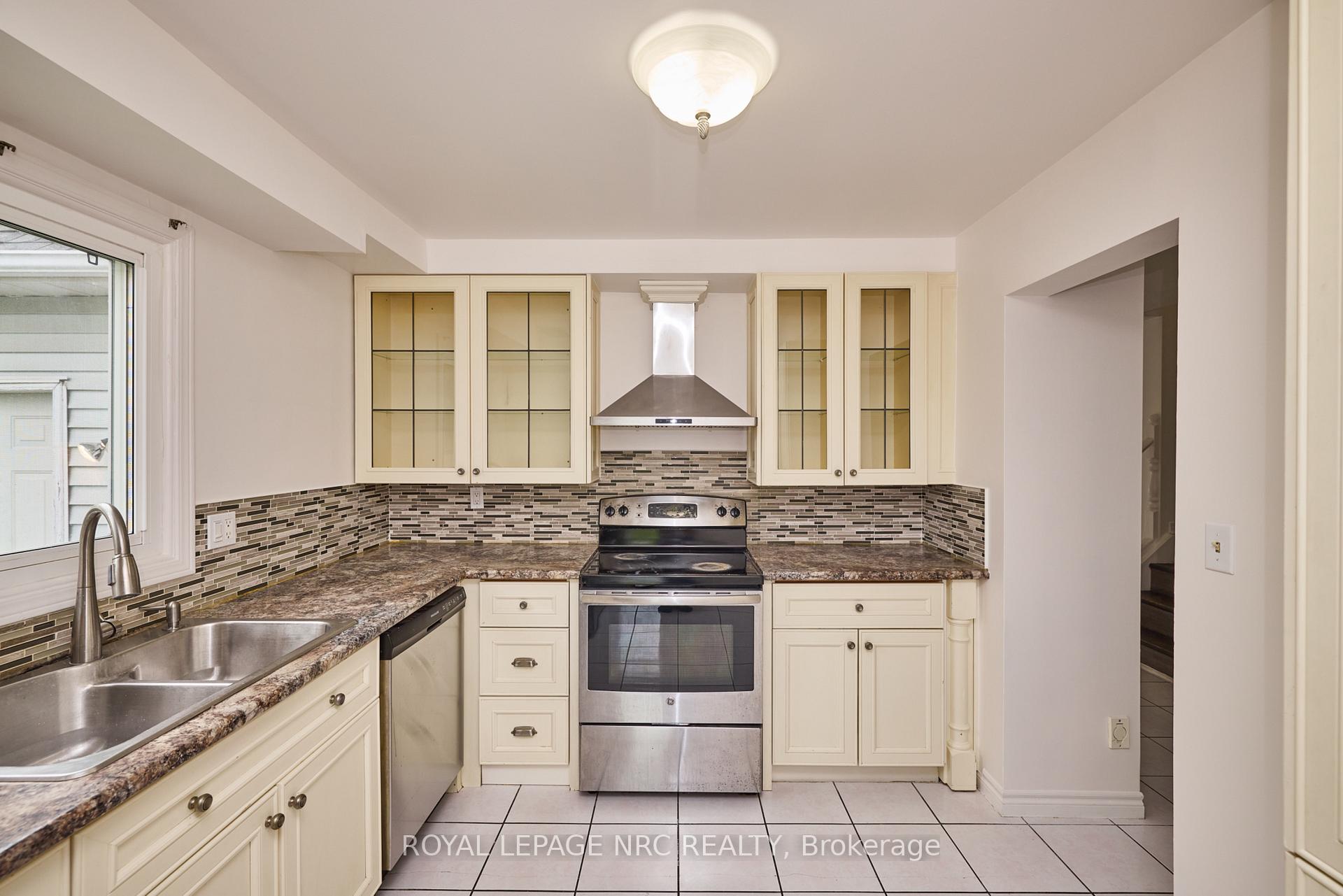 Photo 15 of 19 Rannie Court, Thorold, Confederation Heights — HOMEH