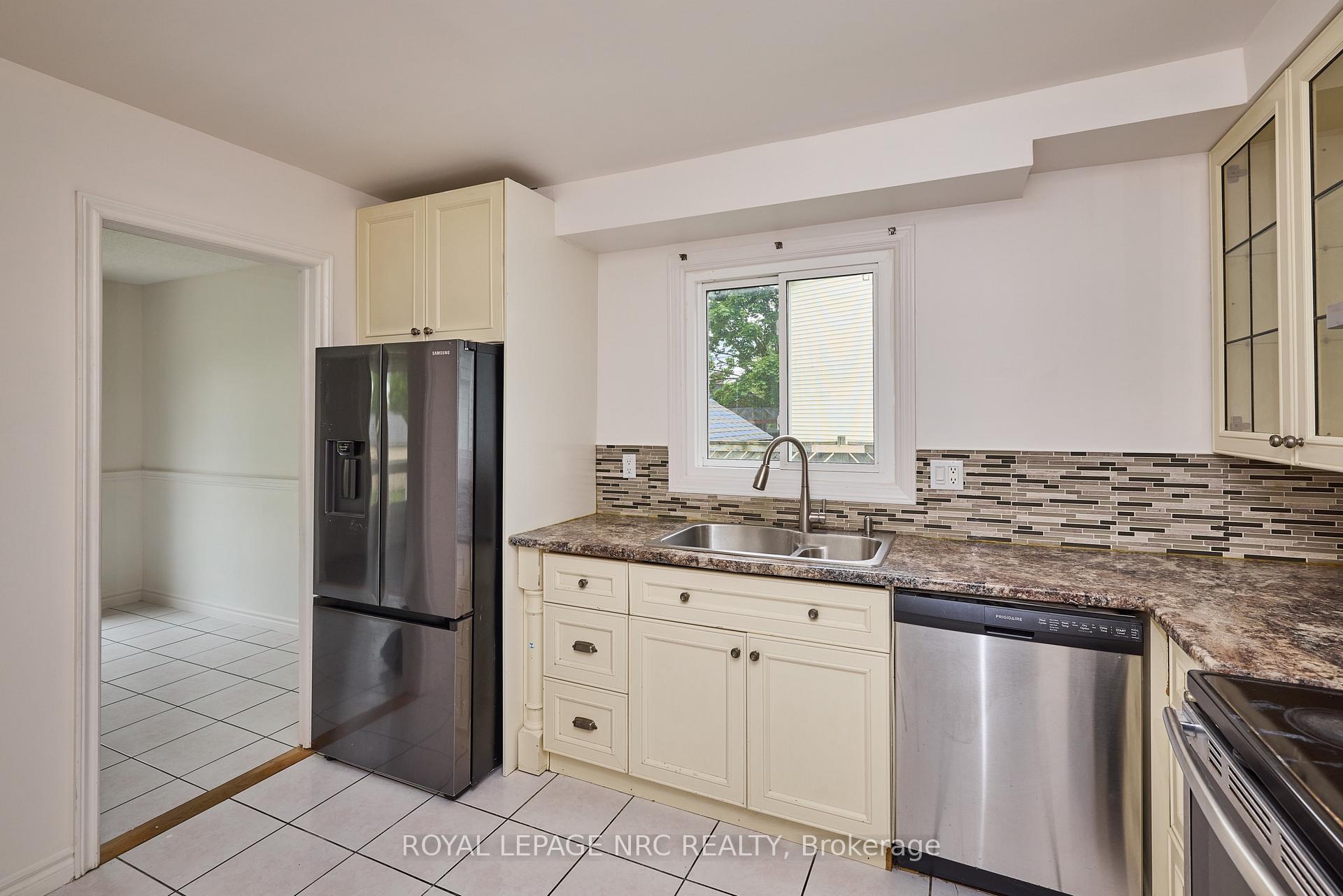 Photo 16 of 19 Rannie Court, Thorold, Confederation Heights — HOMEH