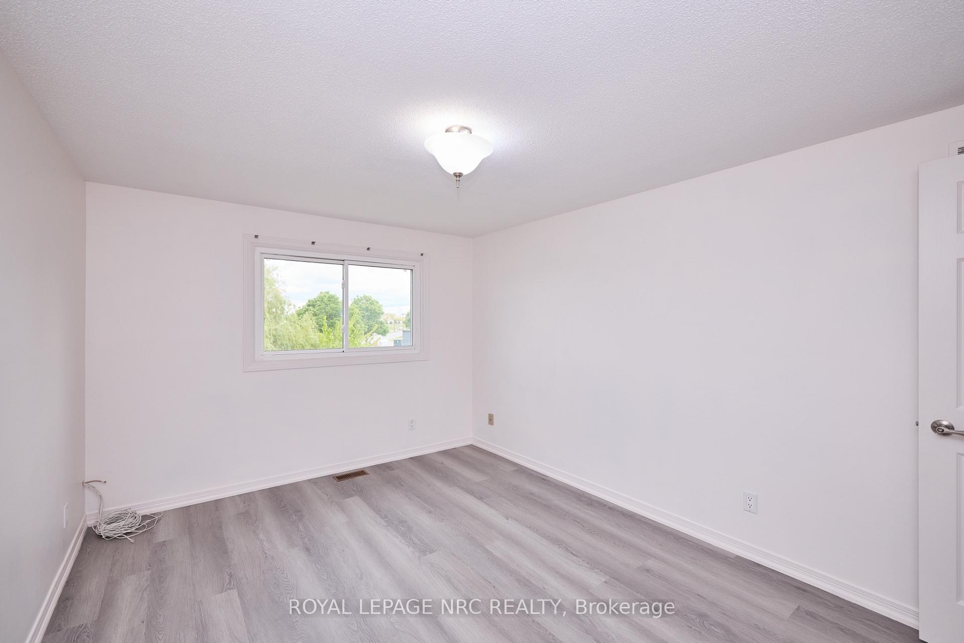 Photo 21 of 19 Rannie Court, Thorold, Confederation Heights — HOMEH
