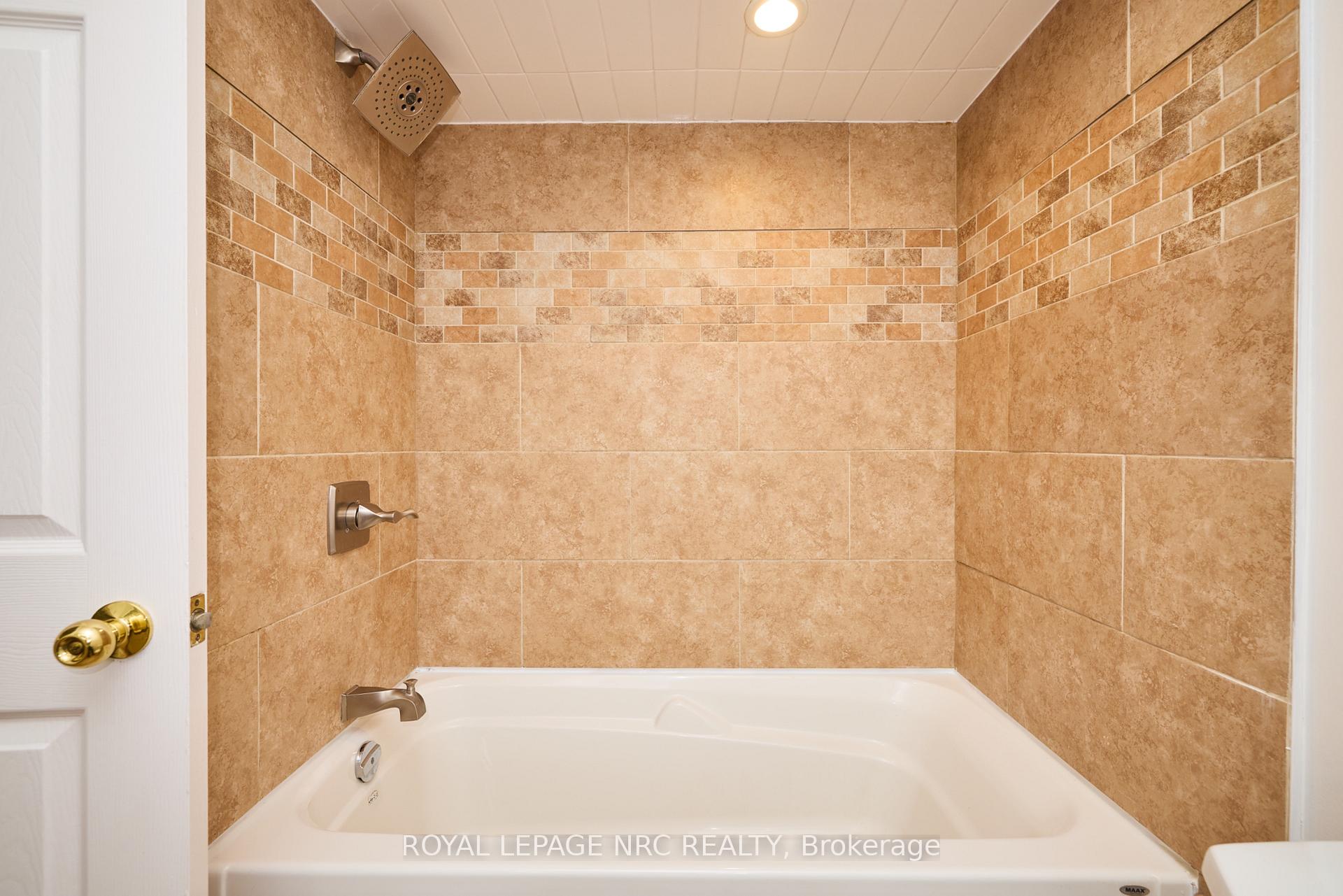 Photo 37 of 19 Rannie Court, Thorold, Confederation Heights — HOMEH