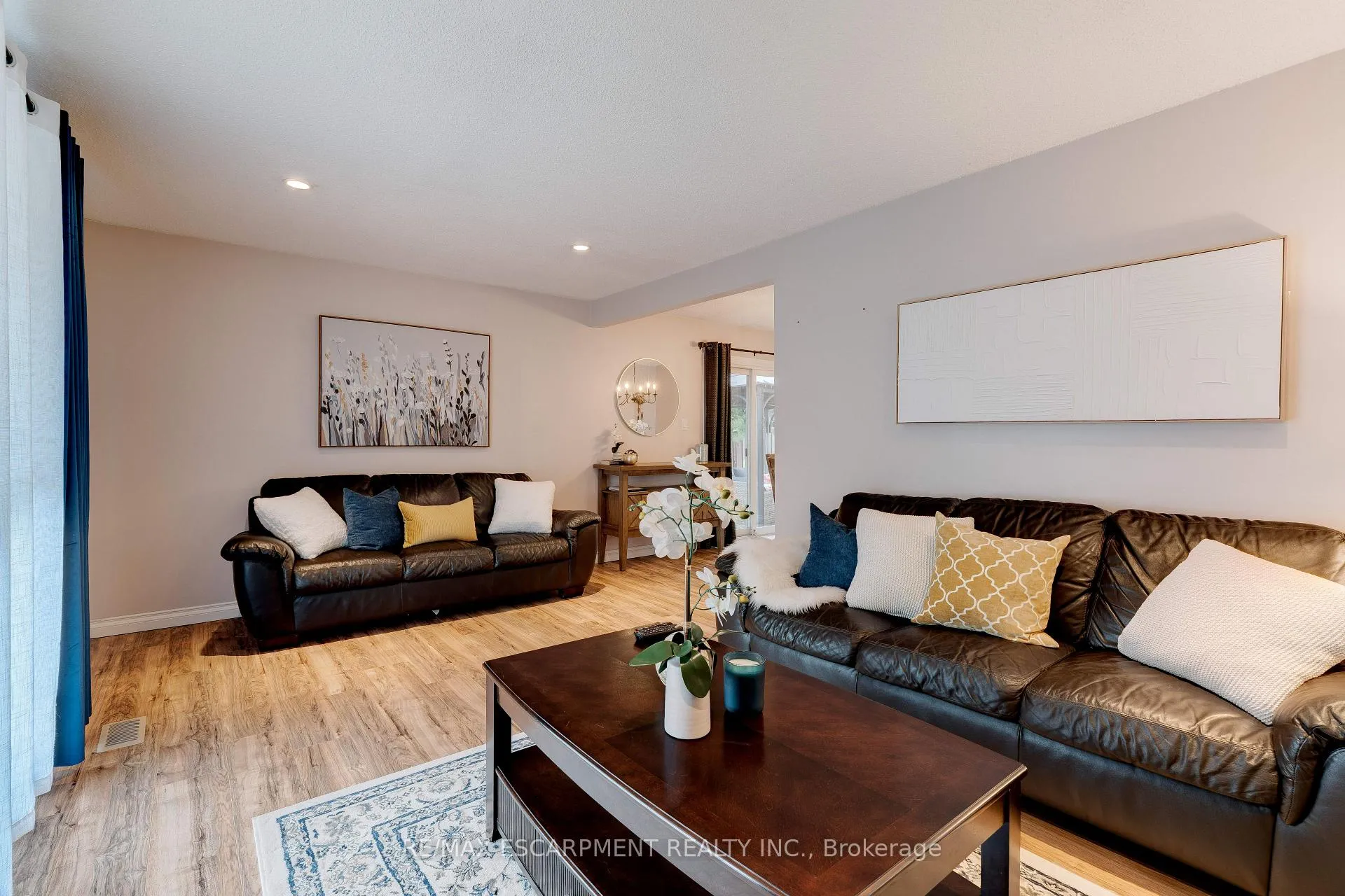 Photo 5 of 26 Madoc Street, Hamilton, Stoney Creek — HOMEH