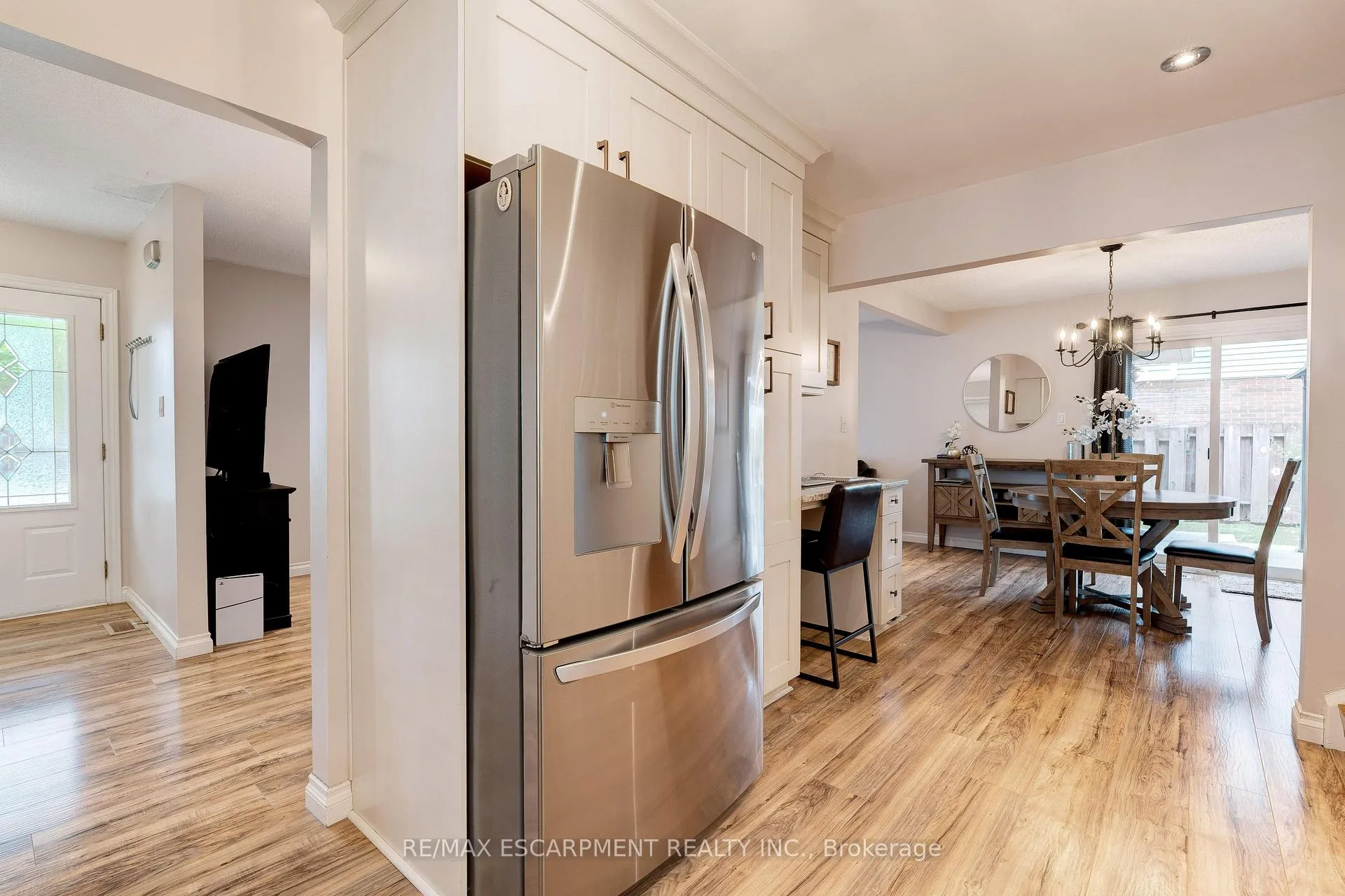 Photo 8 of 26 Madoc Street, Hamilton, Stoney Creek — HOMEH