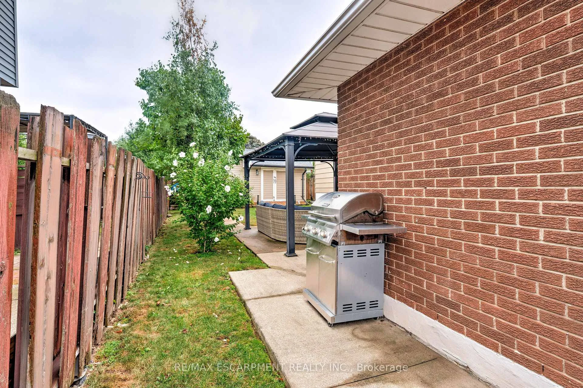 Photo 23 of 26 Madoc Street, Hamilton, Stoney Creek — HOMEH