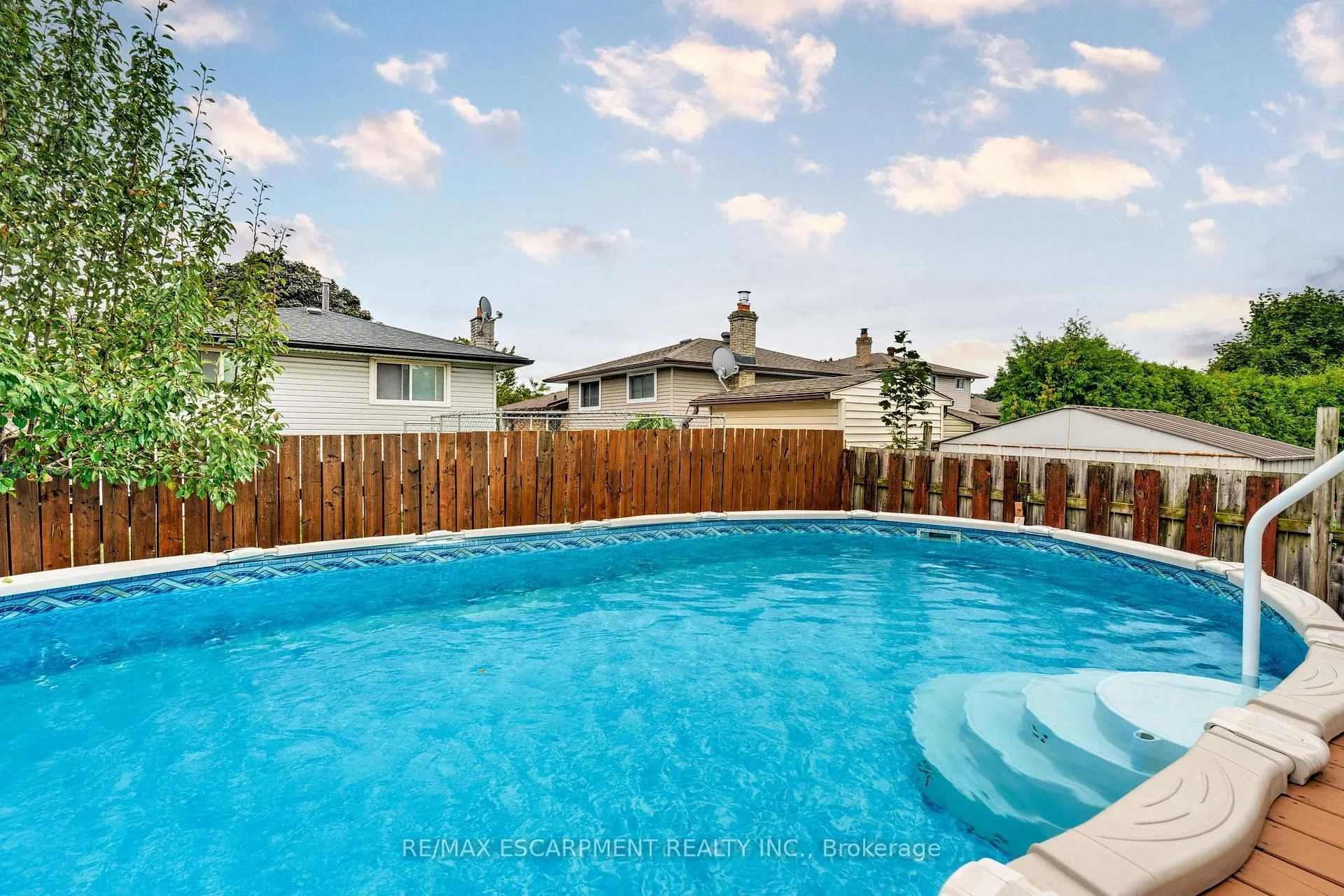 Photo 27 of 26 Madoc Street, Hamilton, Stoney Creek — HOMEH