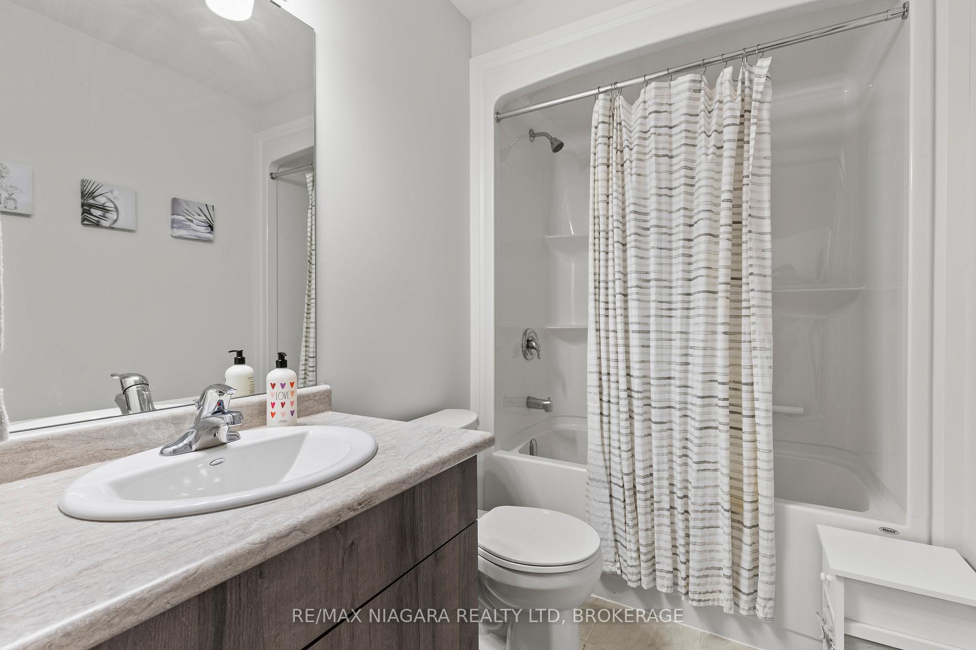 Photo 25 of 52 Bur Oak Drive, Thorold, Confederation Heights — HOMEH