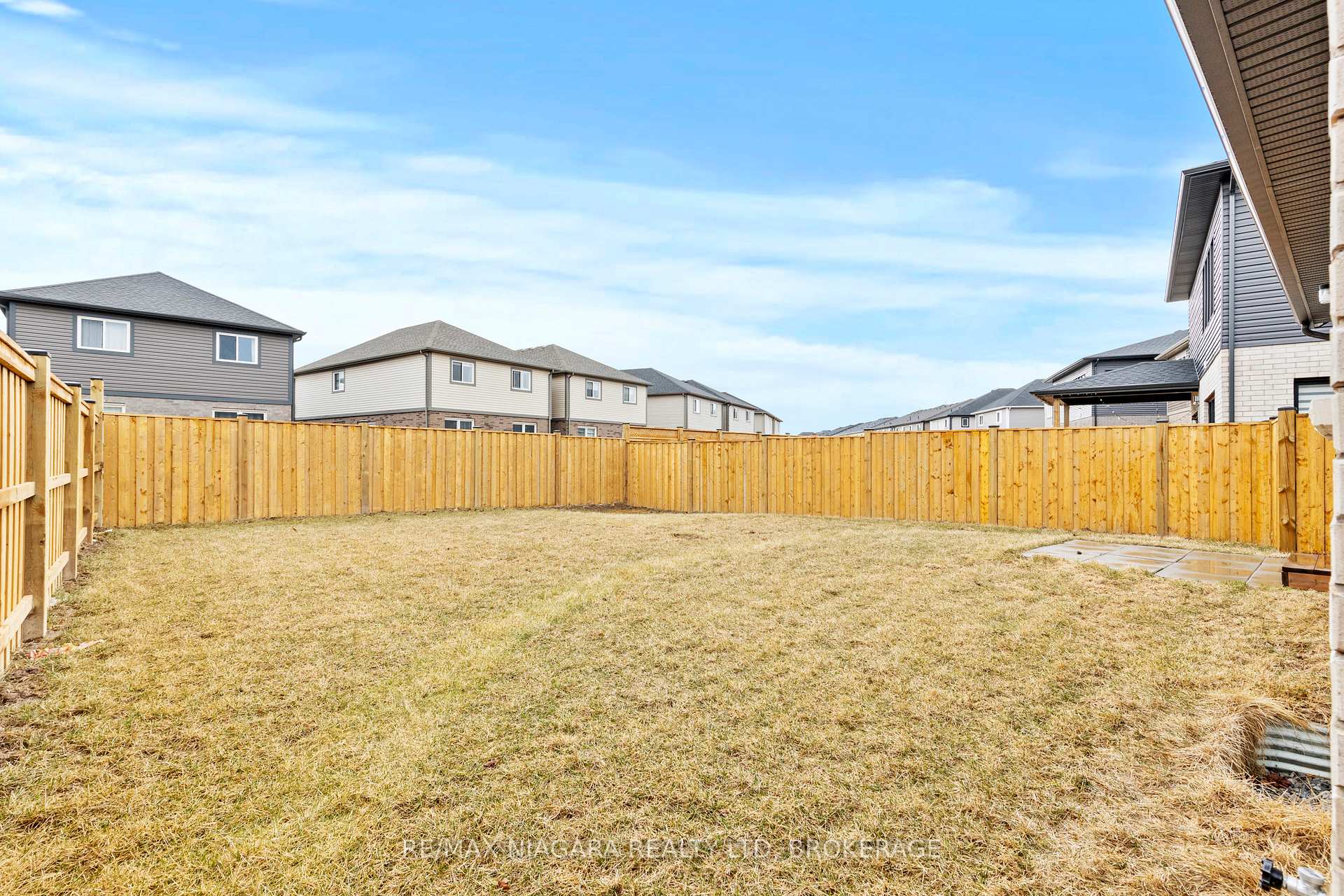Photo 30 of 52 Bur Oak Drive, Thorold, Confederation Heights — HOMEH