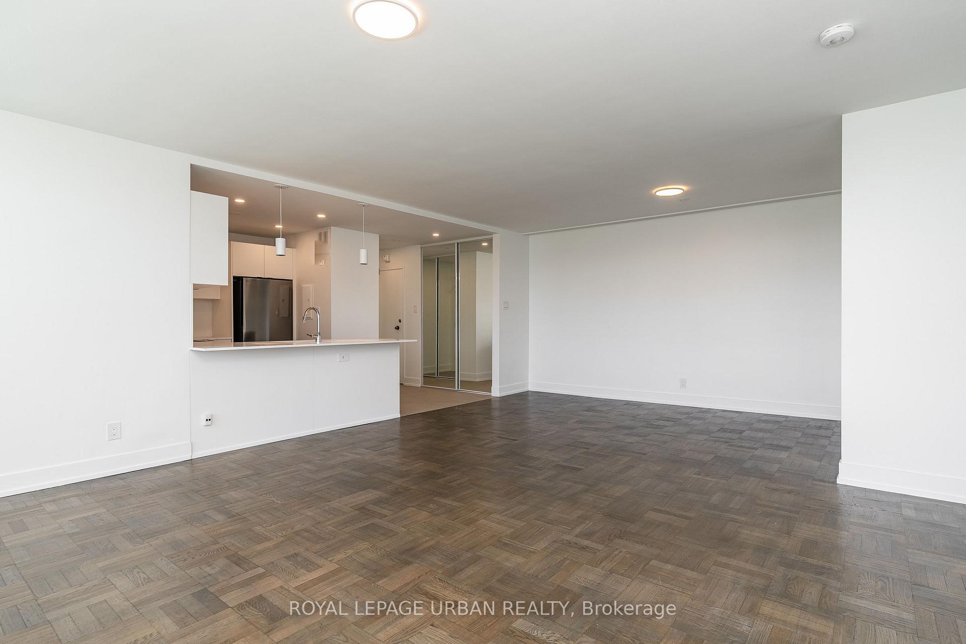 Photo 2 of Unit 902, 240 Oriole Parkway, Toronto, Yonge-St. Clair — HOMEH
