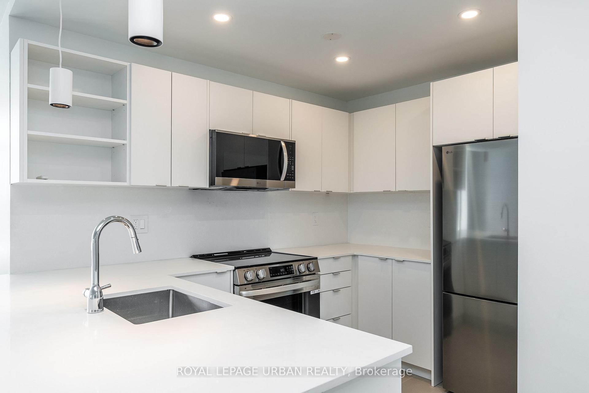 Photo 6 of Unit 902, 240 Oriole Parkway, Toronto, Yonge-St. Clair — HOMEH