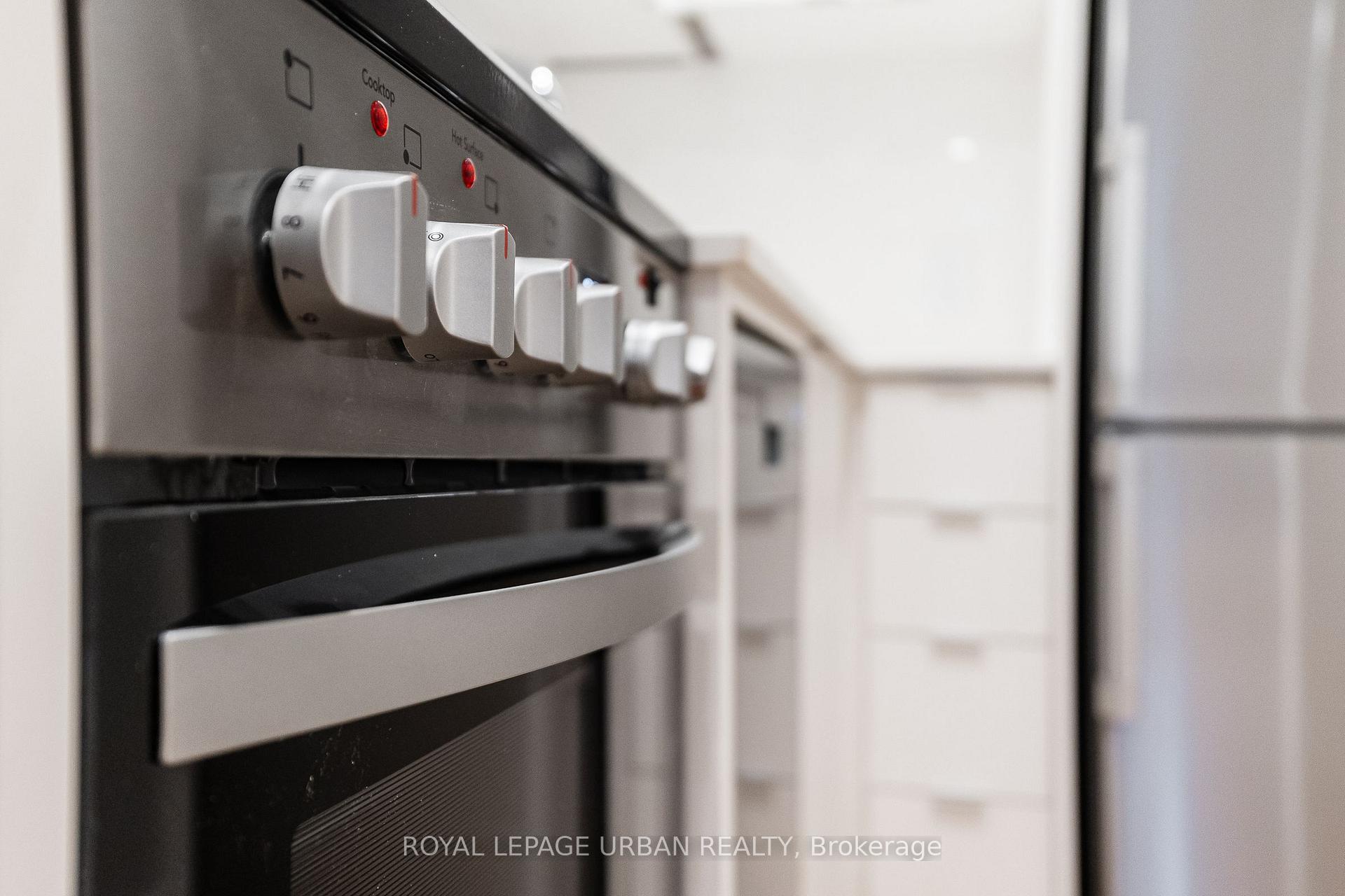 Photo 7 of Unit 902, 240 Oriole Parkway, Toronto, Yonge-St. Clair — HOMEH