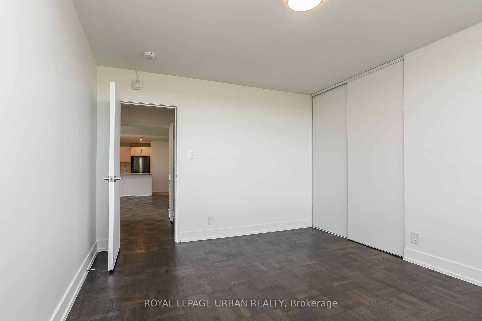 Photo 13 of Unit 902, 240 Oriole Parkway, Toronto, Yonge-St. Clair — HOMEH
